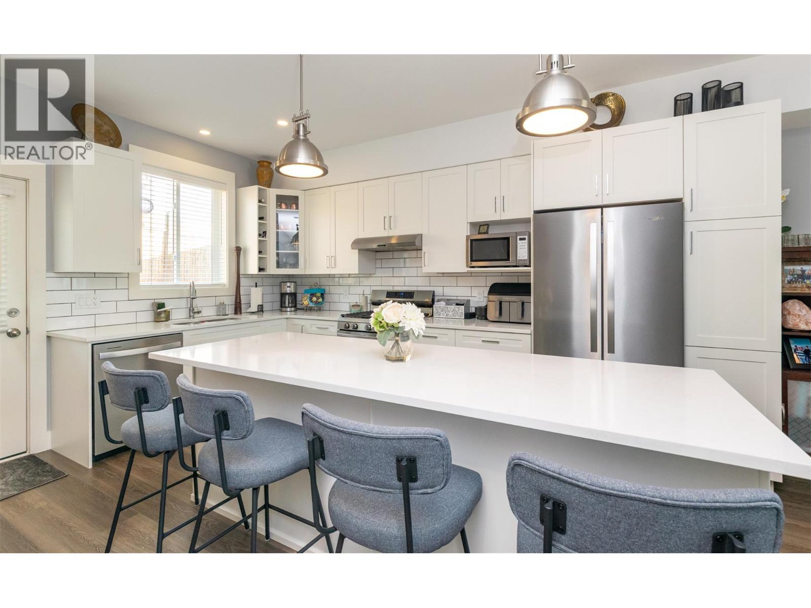 14 1910 11 Avenue Northeast, Salmon Arm