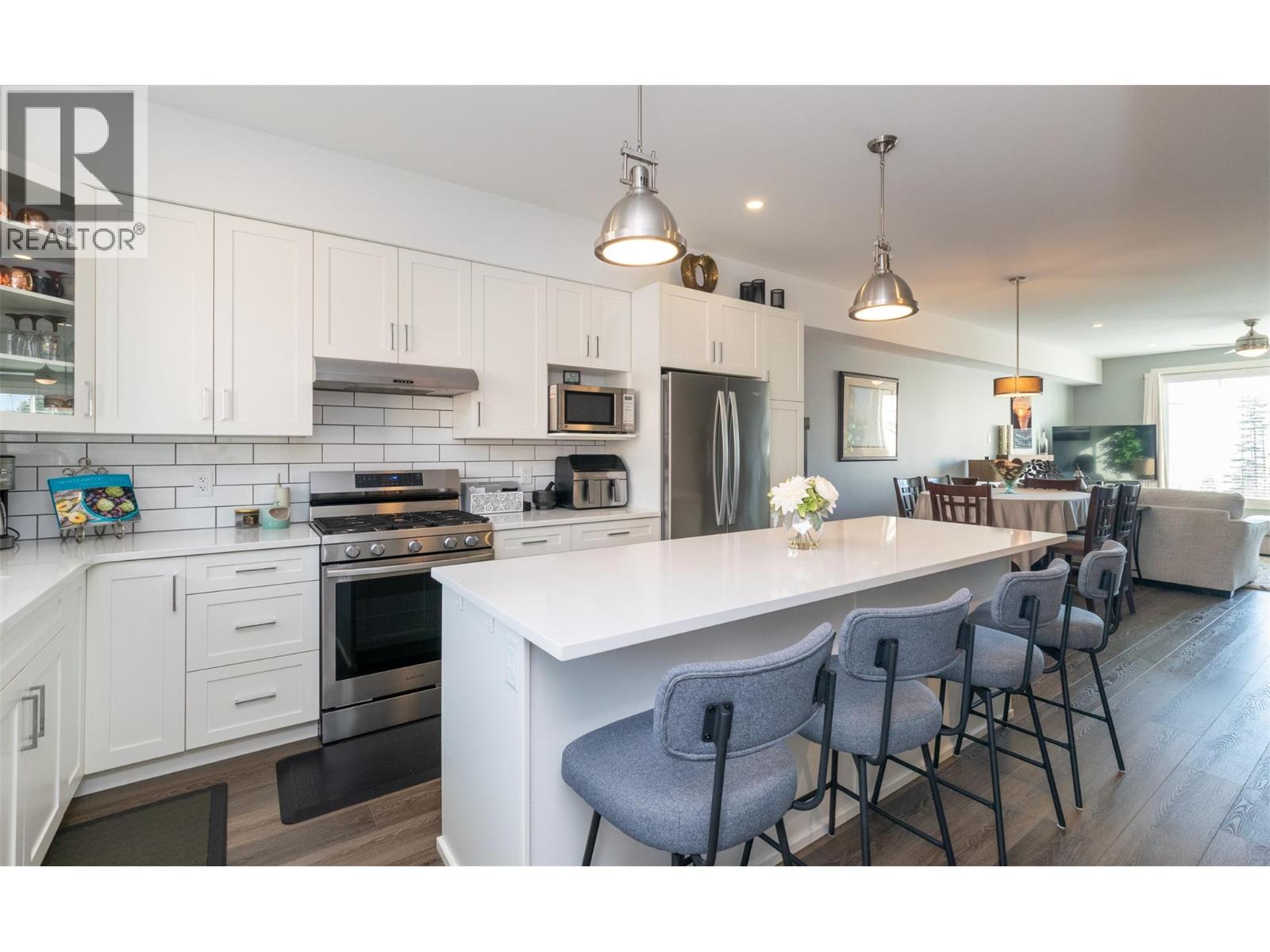 14 1910 11 Avenue Northeast, Salmon Arm