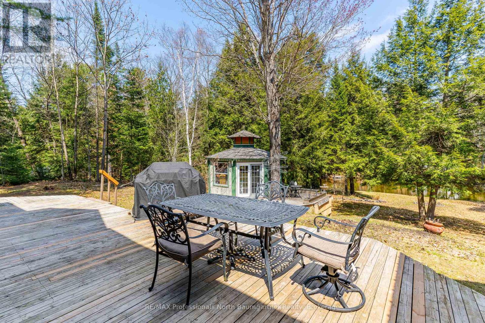 1065 CLOVERLEAF ROAD - 39