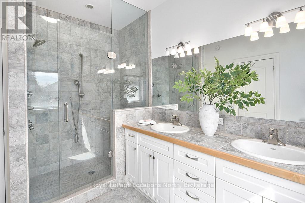 138 RUSSELL STREET W - 14