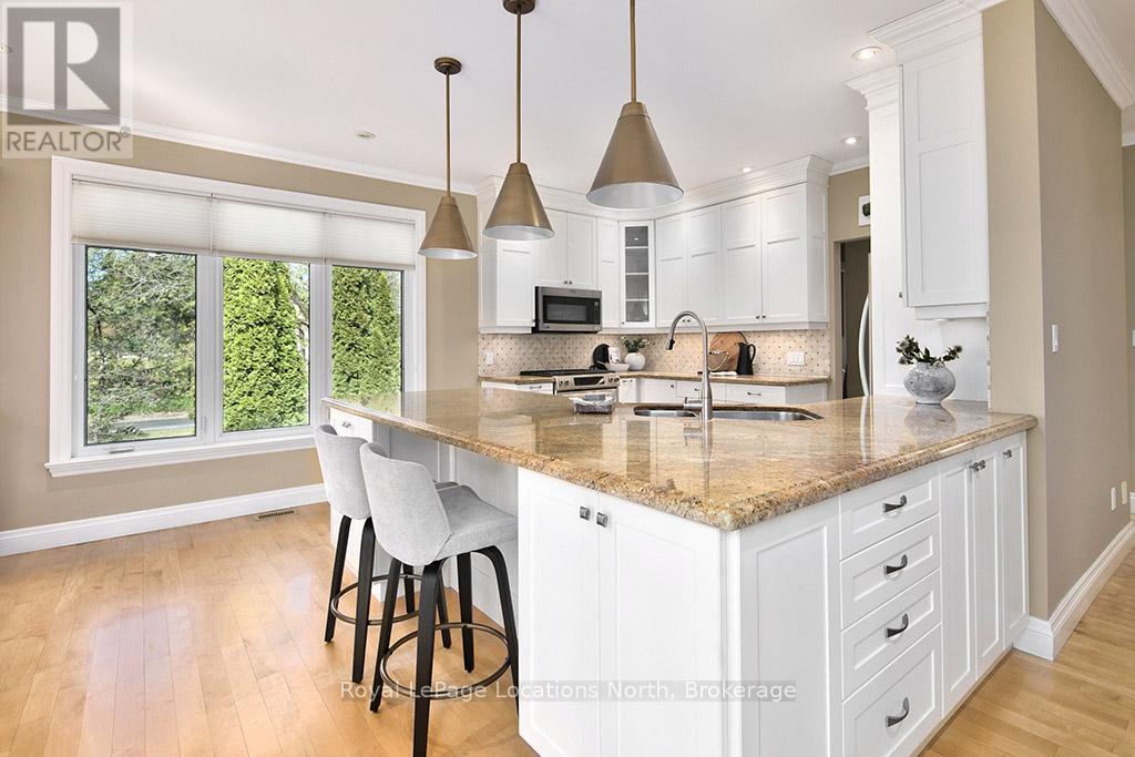 138 RUSSELL STREET W - 5