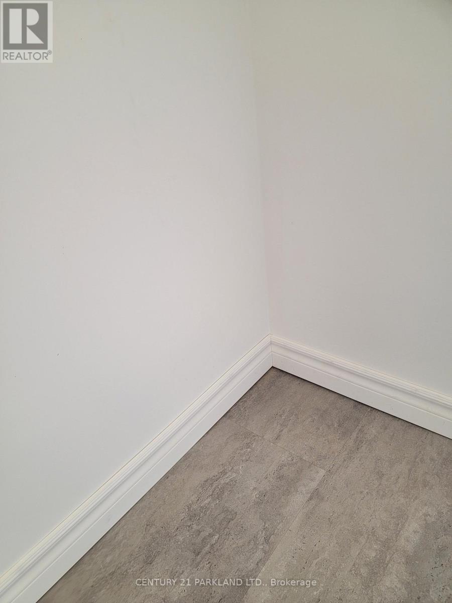 ##215 5 MASSEY SQUARE - 10