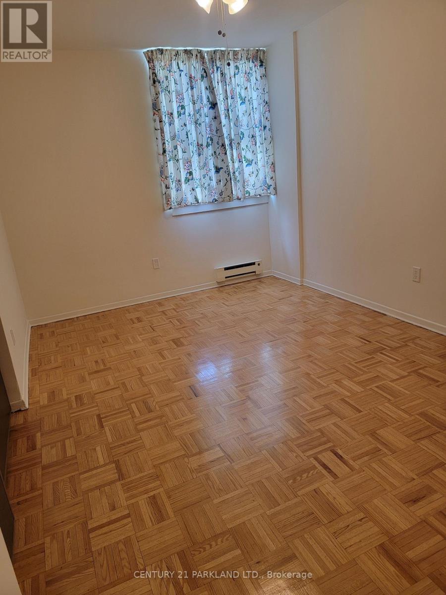 ##215 5 MASSEY SQUARE - 23