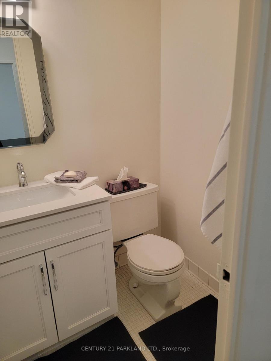 ##215 5 MASSEY SQUARE - 28