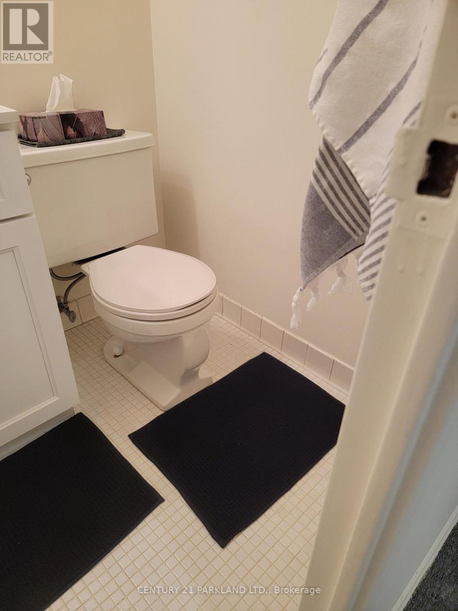 ##215 5 MASSEY SQUARE - 29
