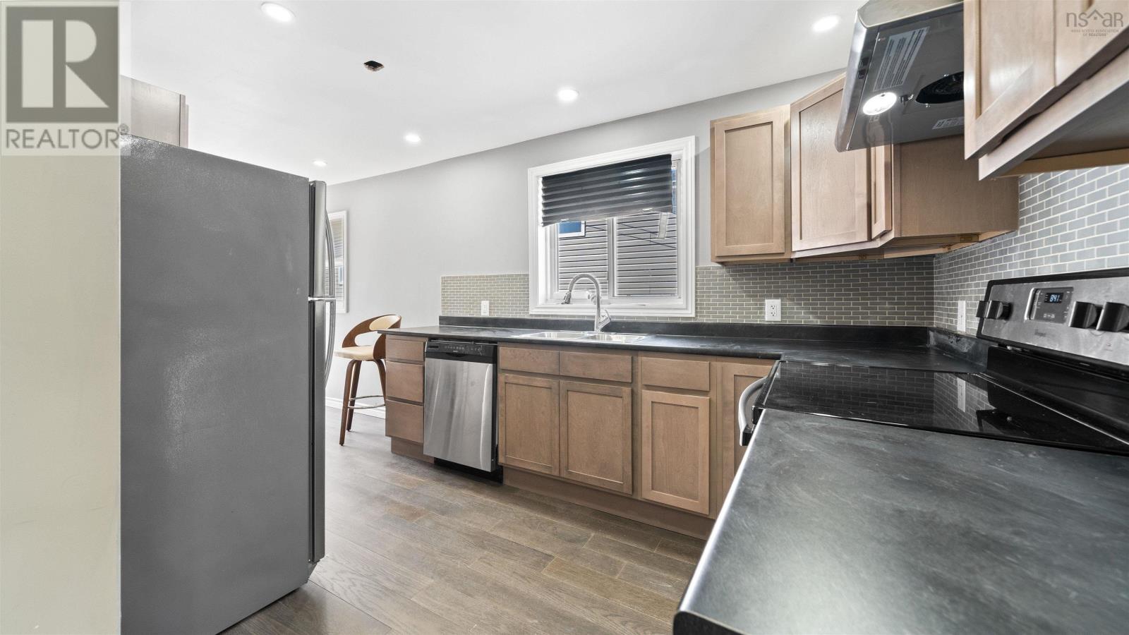 3658 Albert Street - 39