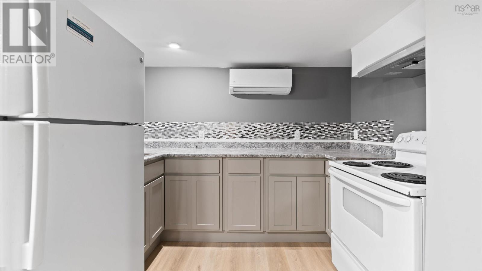 3658 Albert Street - 5