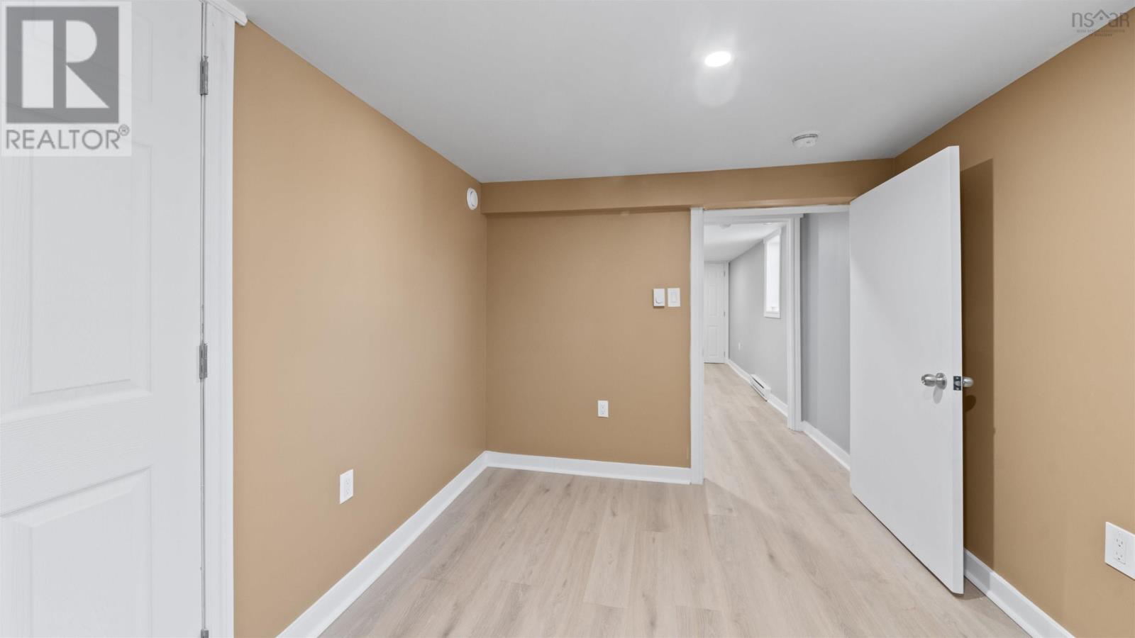 3658 Albert Street - 9