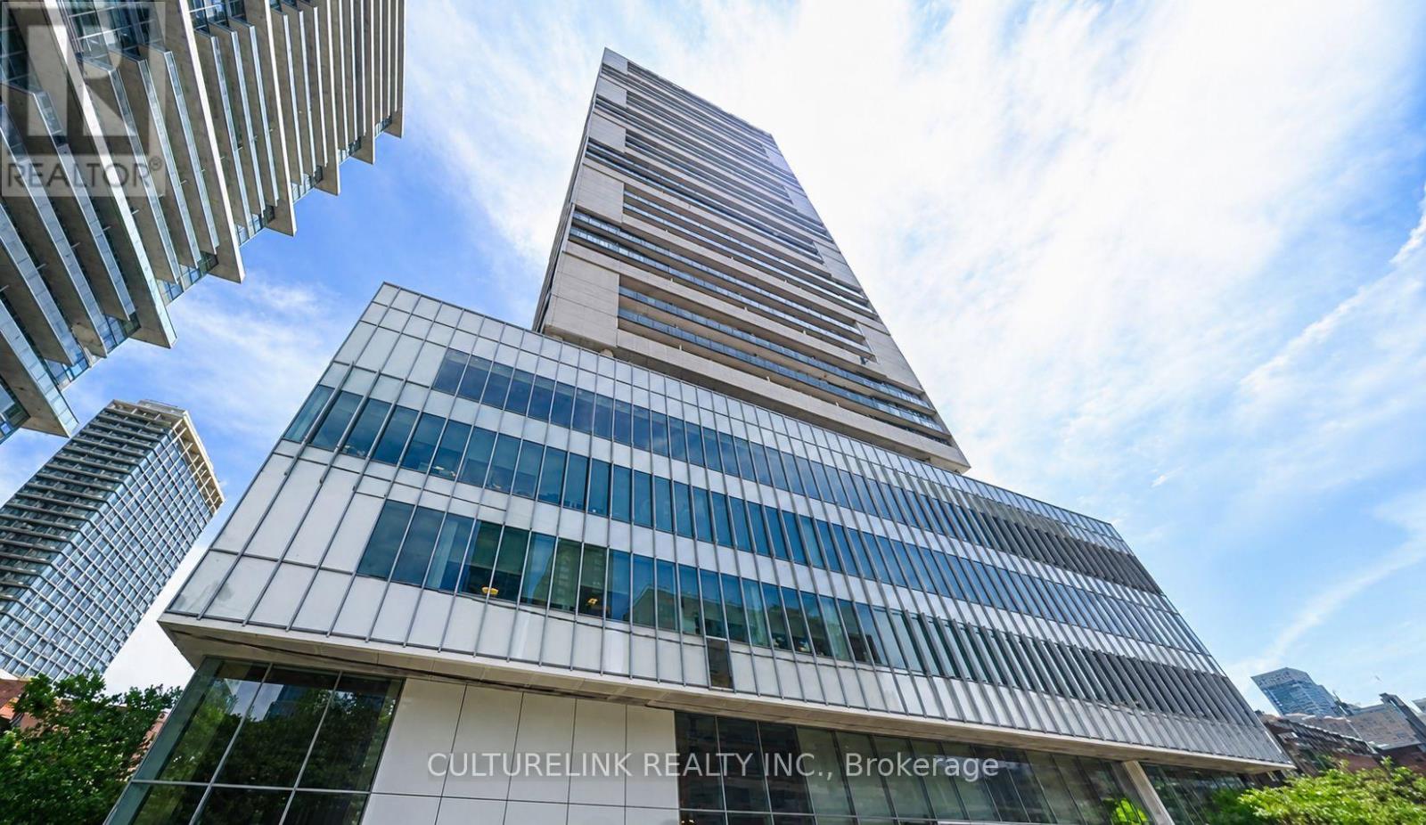 Listing photo of 902 - 89 MCGILL STREET