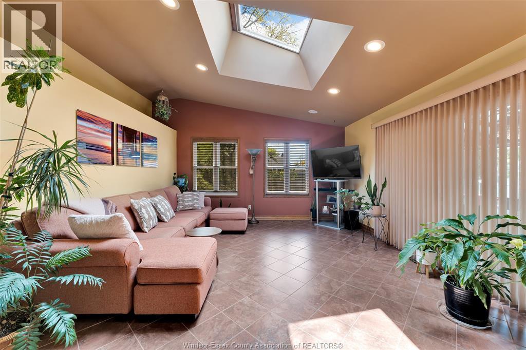 274 IRWIN, Essex, Ontario, N8M2T6 — Photo 41