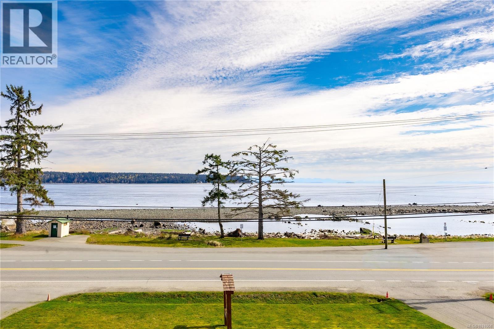 #310 622 Island Hwy S - 16