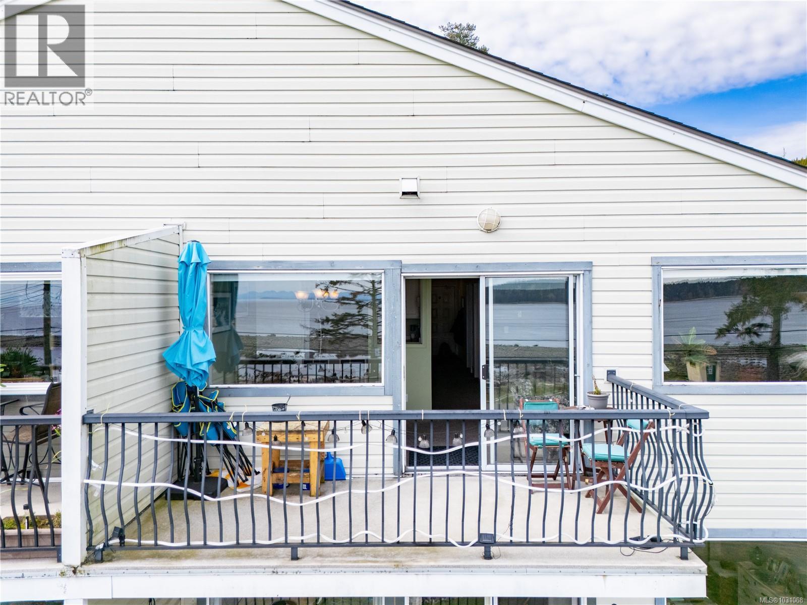 #310 622 Island Hwy S - 3