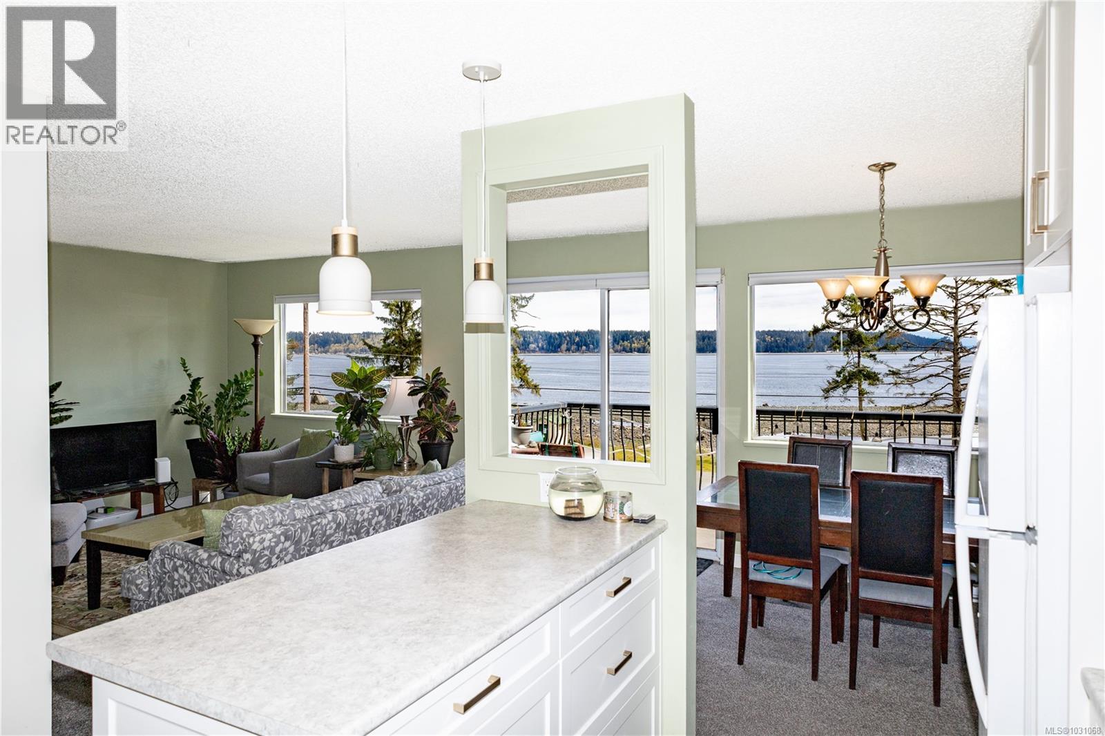 #310 622 Island Hwy S - 11