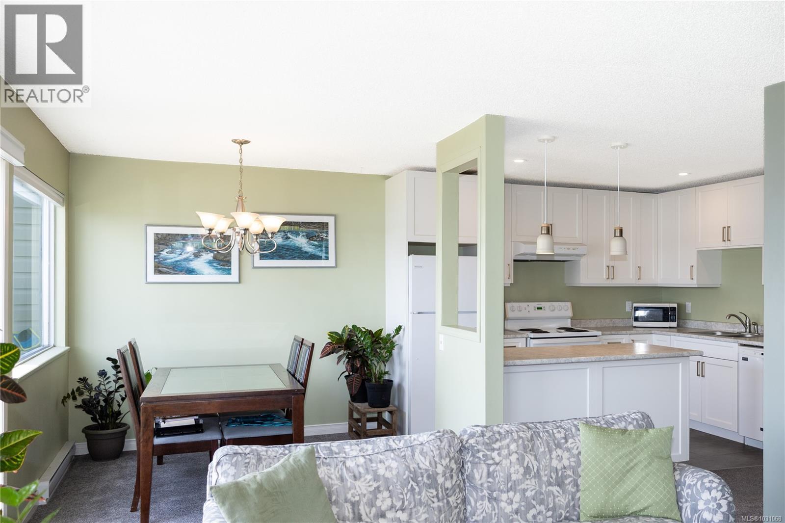 #310 622 Island Hwy S - 17