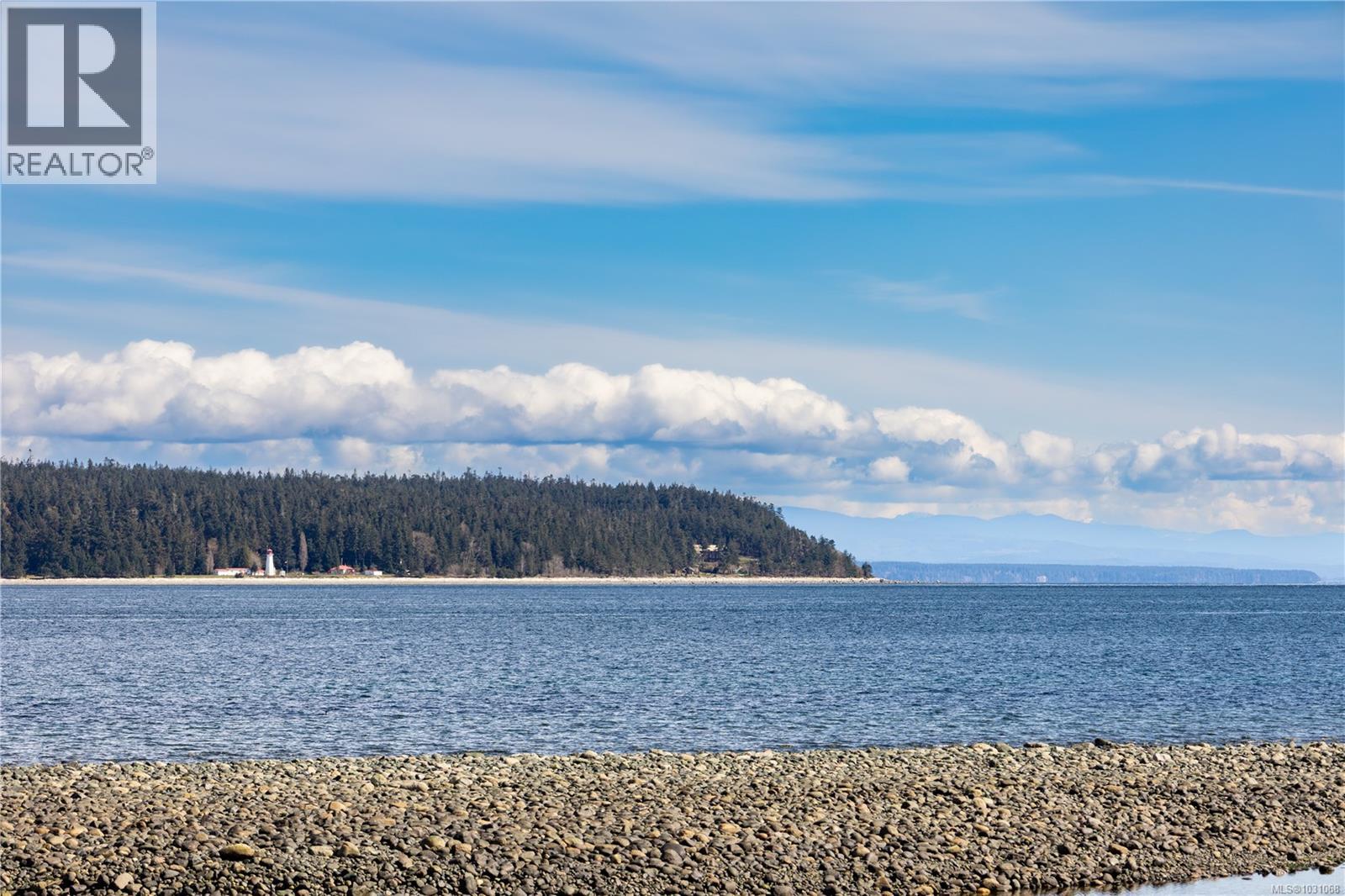 #310 622 Island Hwy S - 38
