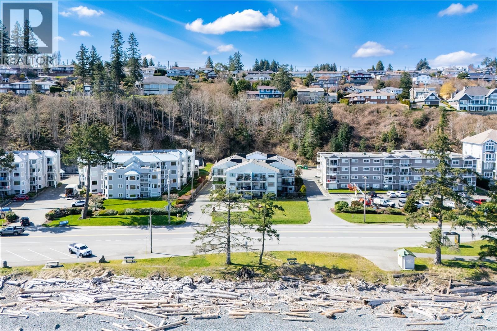 #310 622 Island Hwy S - 1