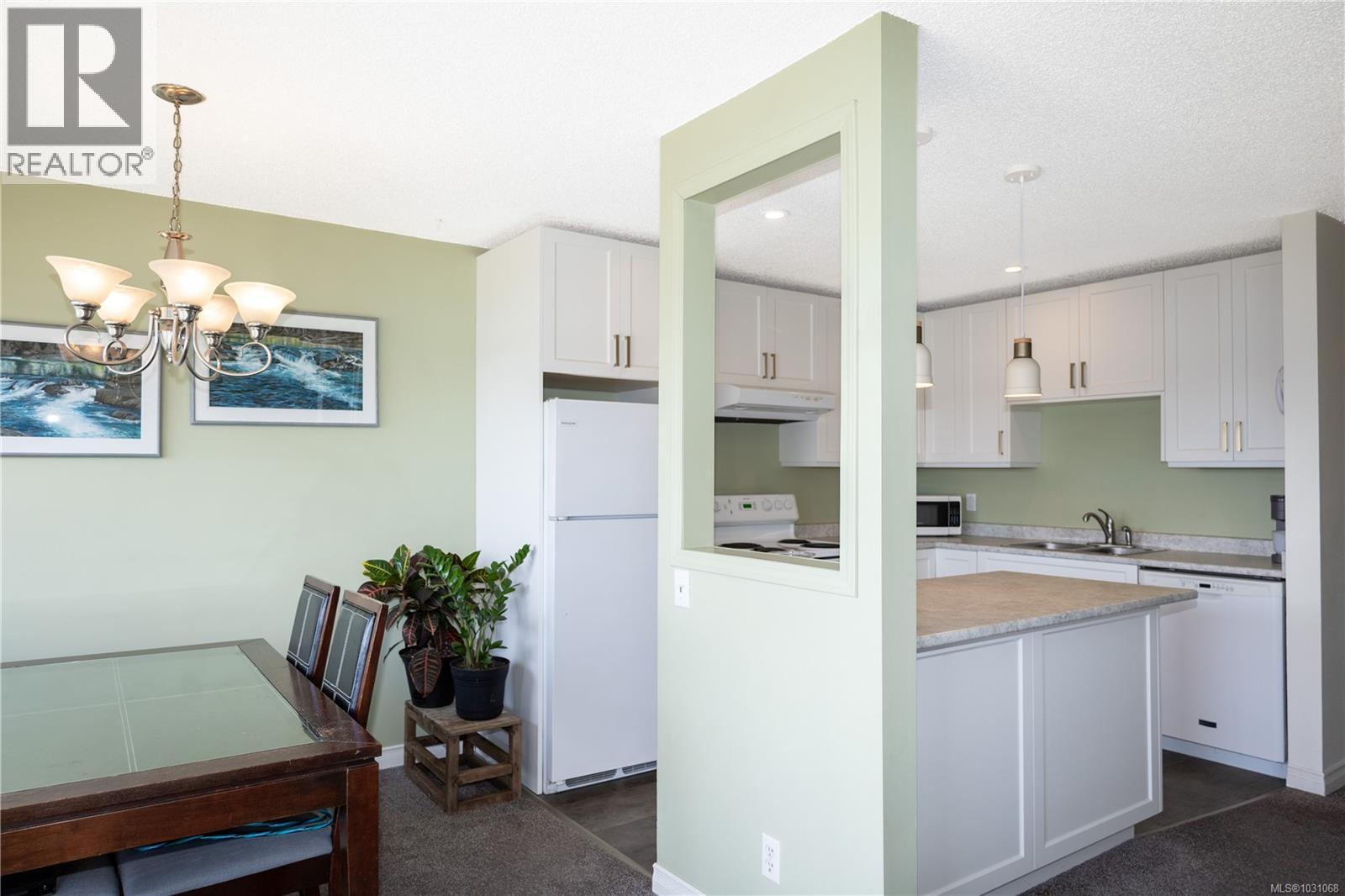 #310 622 Island Hwy S - 12