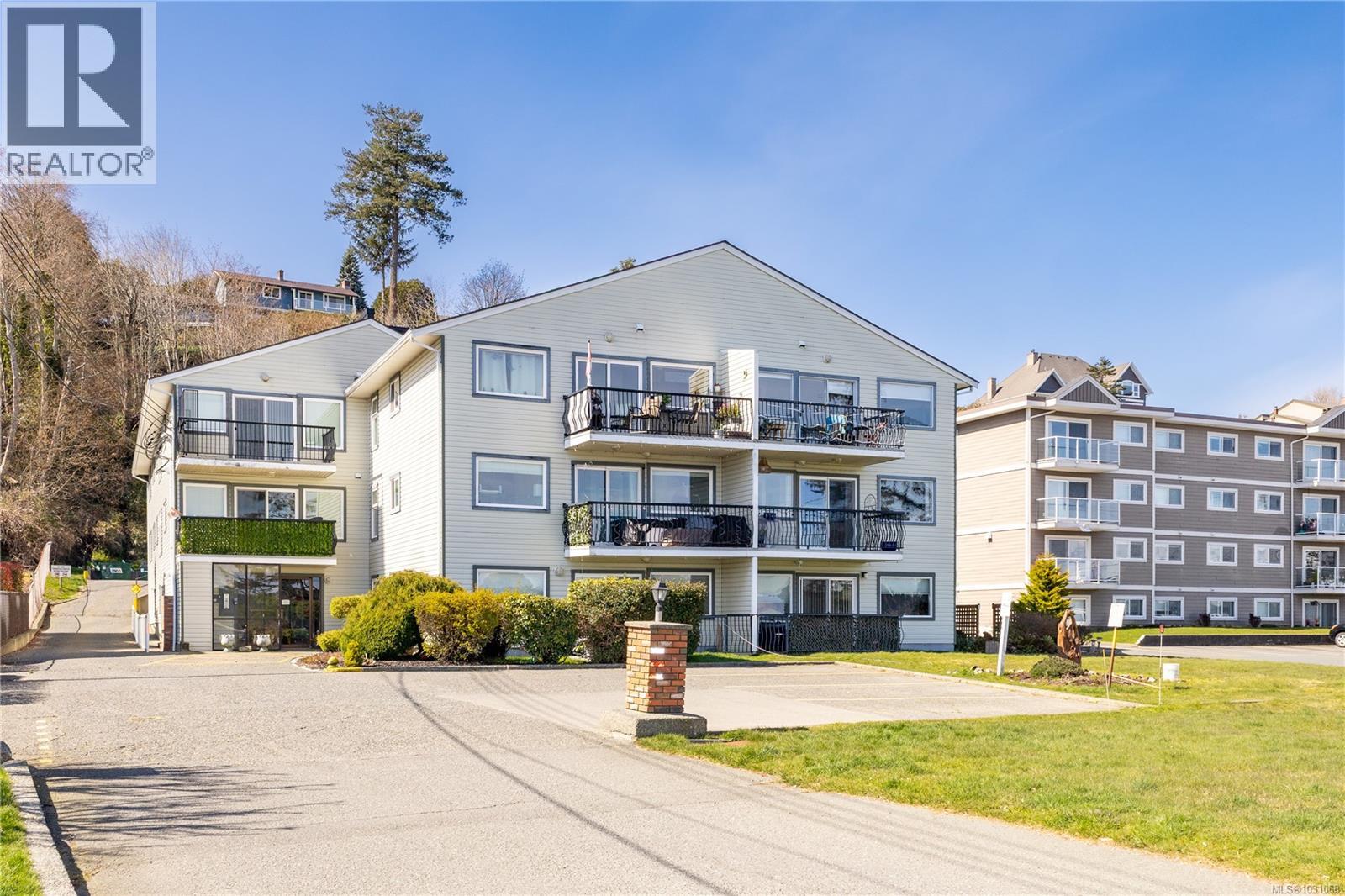 #310 622 Island Hwy S - 34