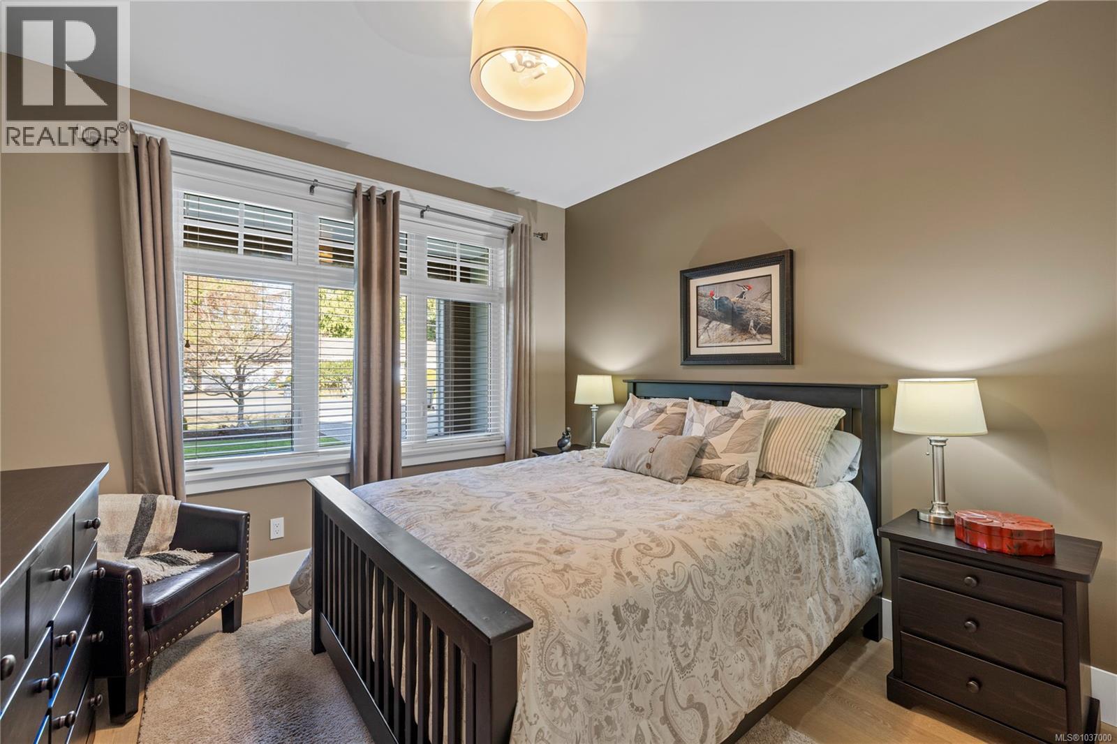 651 Eaglecrest Dr - 37