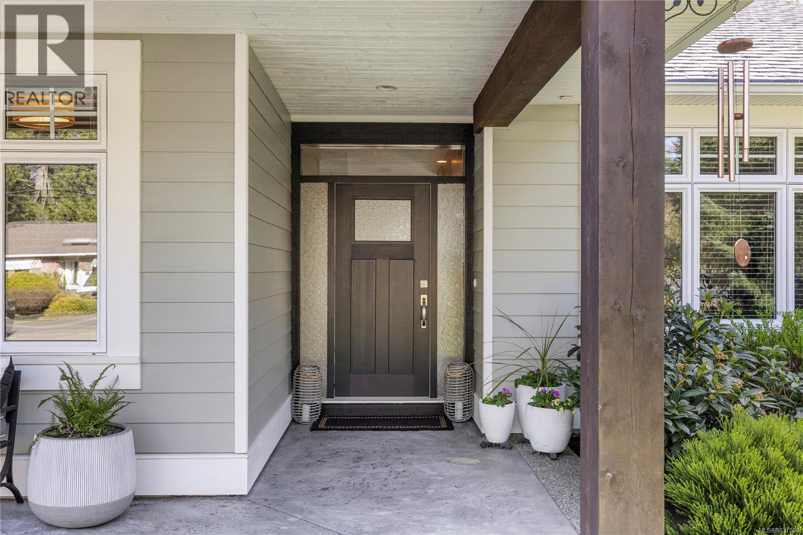 651 Eaglecrest Dr - 45