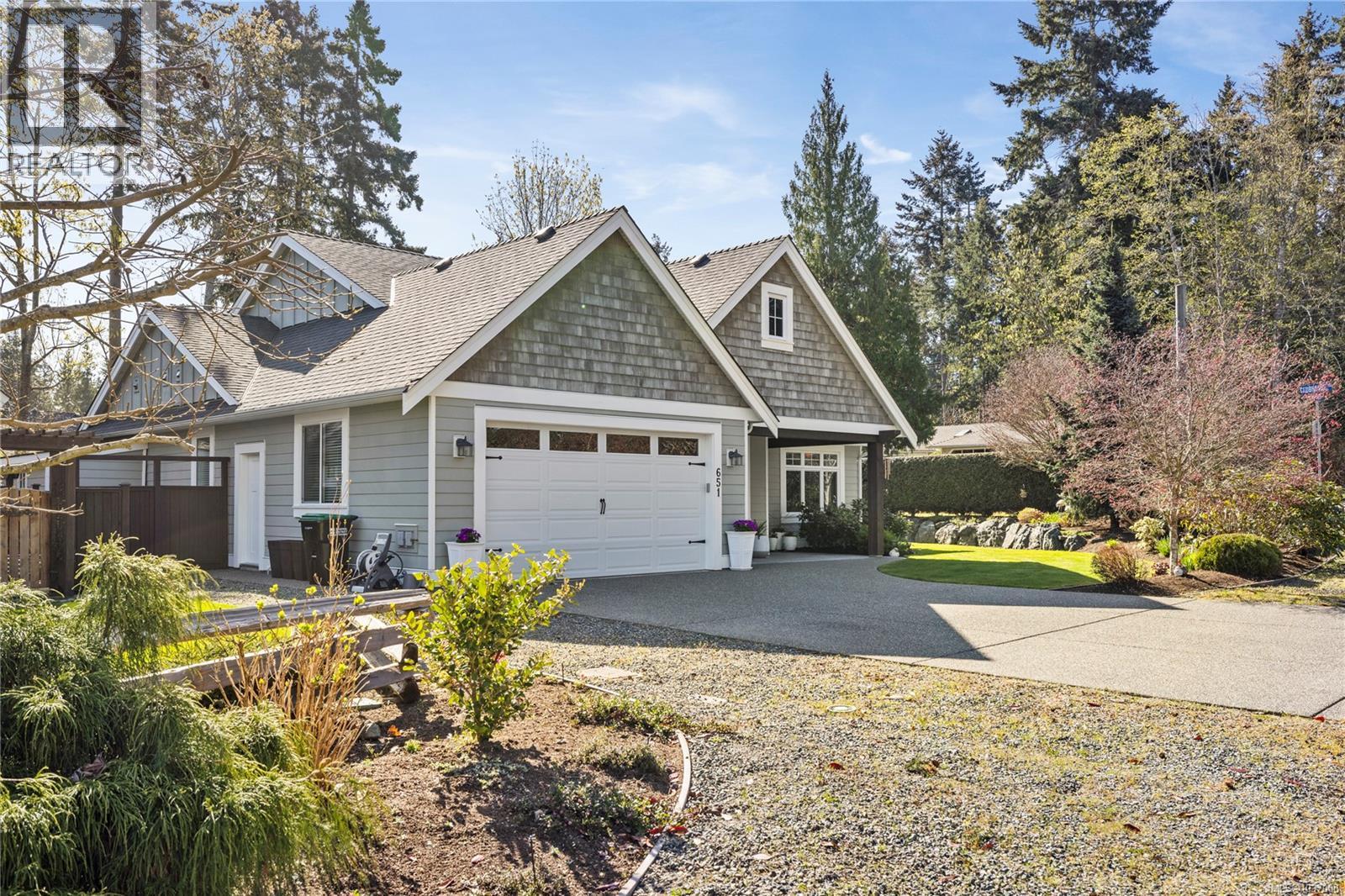651 Eaglecrest Dr - 49