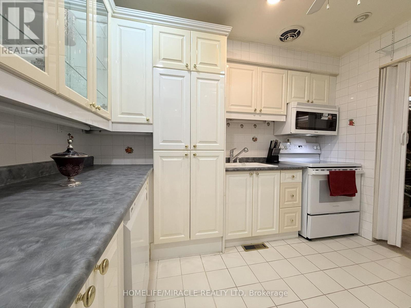 #56 50 BLACKWELL AVENUE - 8