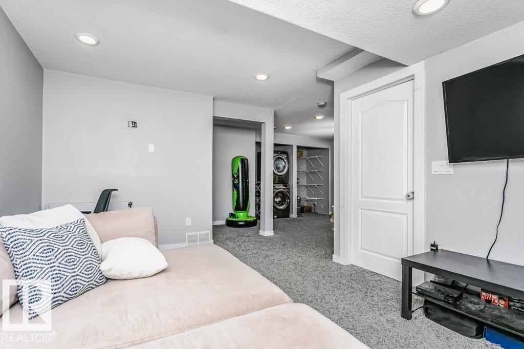 14023 156 AV NW, Edmonton