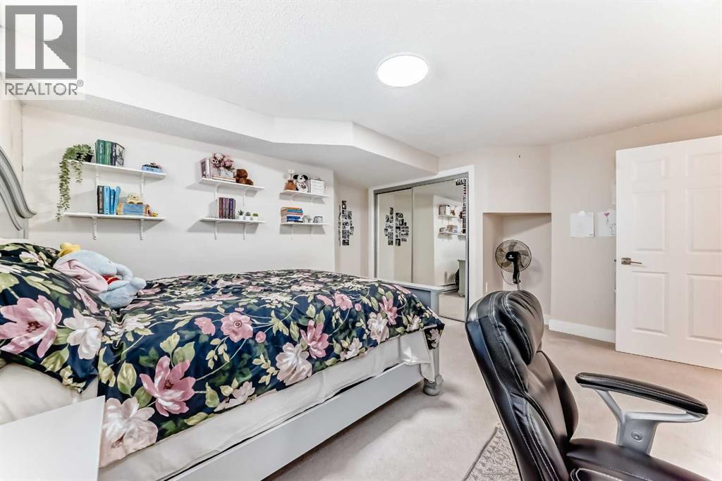 7165 California Boulevard NE - 37