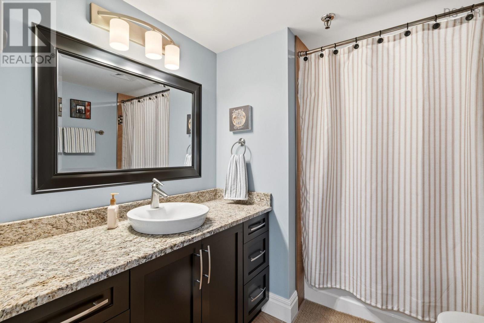 #821 45 Vimy Avenue - 23