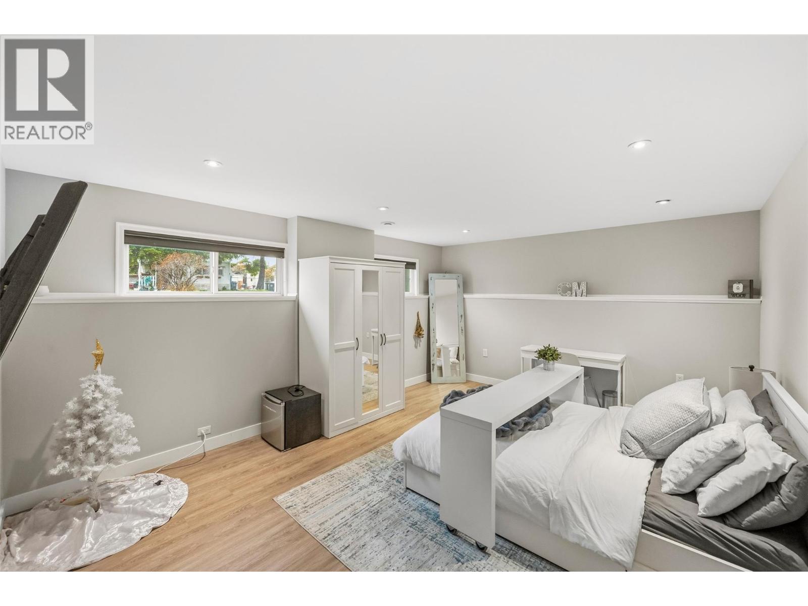 98 Dauphin Avenue, Penticton