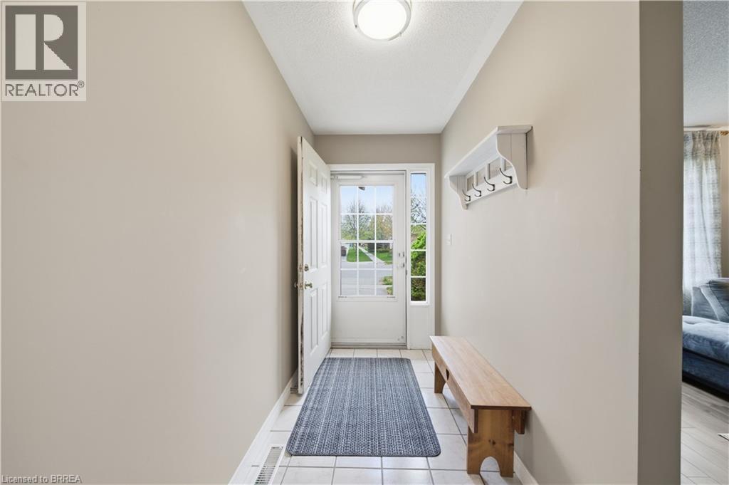 38 CARDINAL Drive, Woodstock, Ontario, N4T1S9 — Photo 10