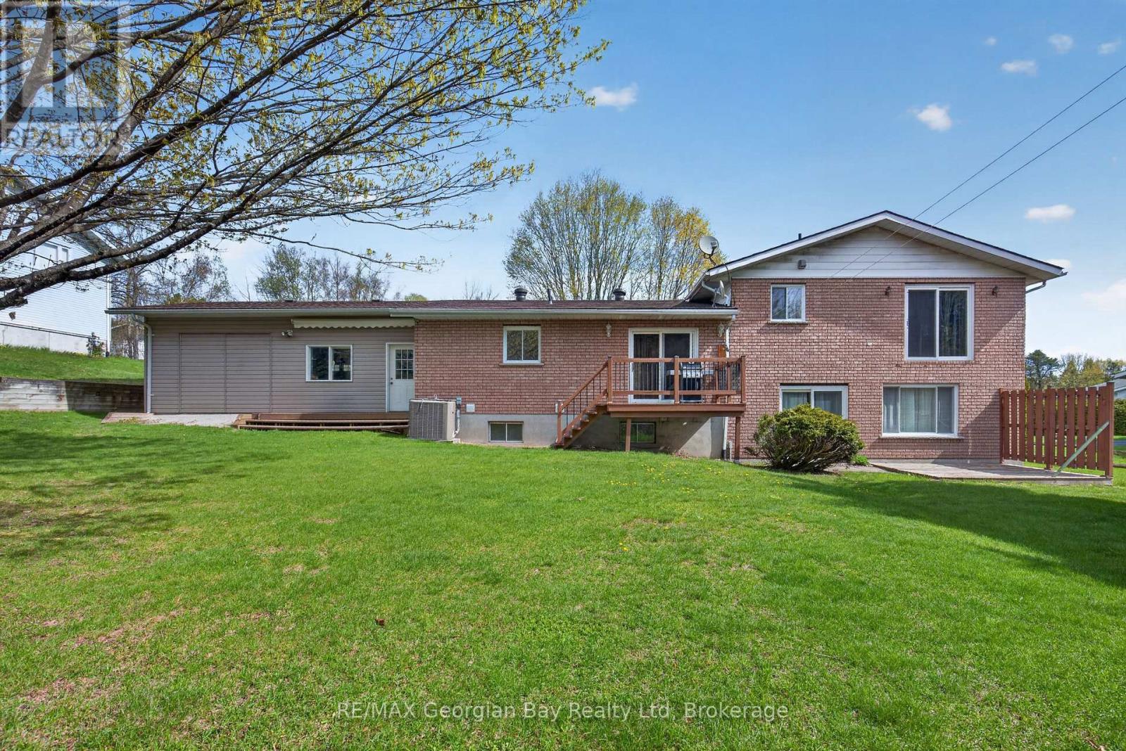63 LEPAGE DRIVE - 31