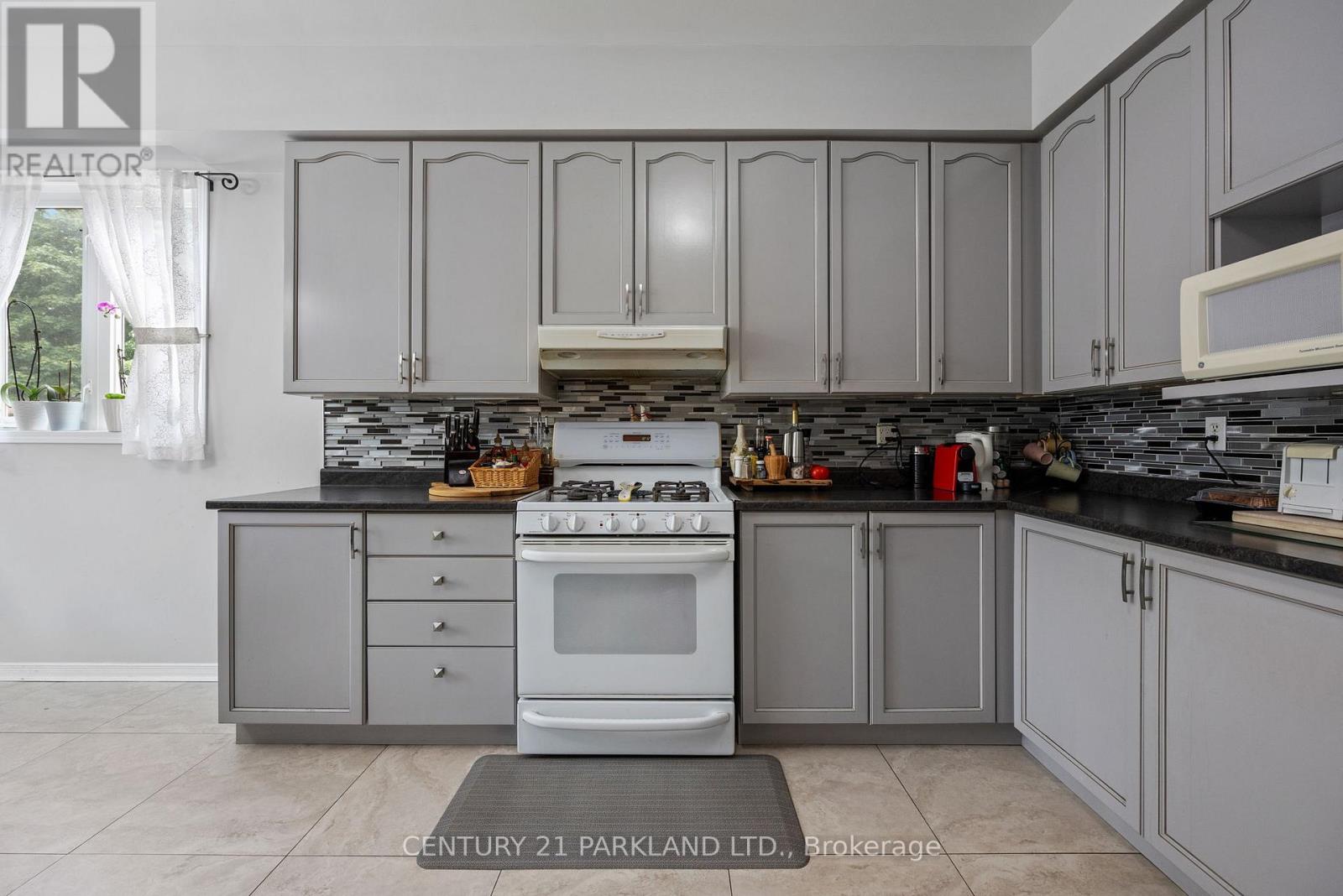 40 LADY FERN DRIVE - 13