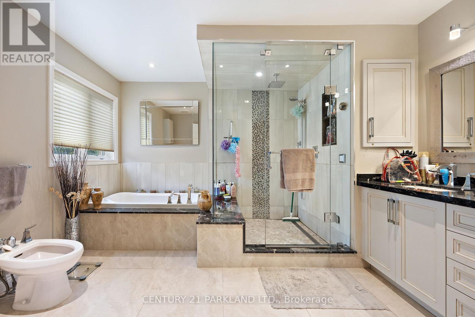 40 LADY FERN DRIVE - 26