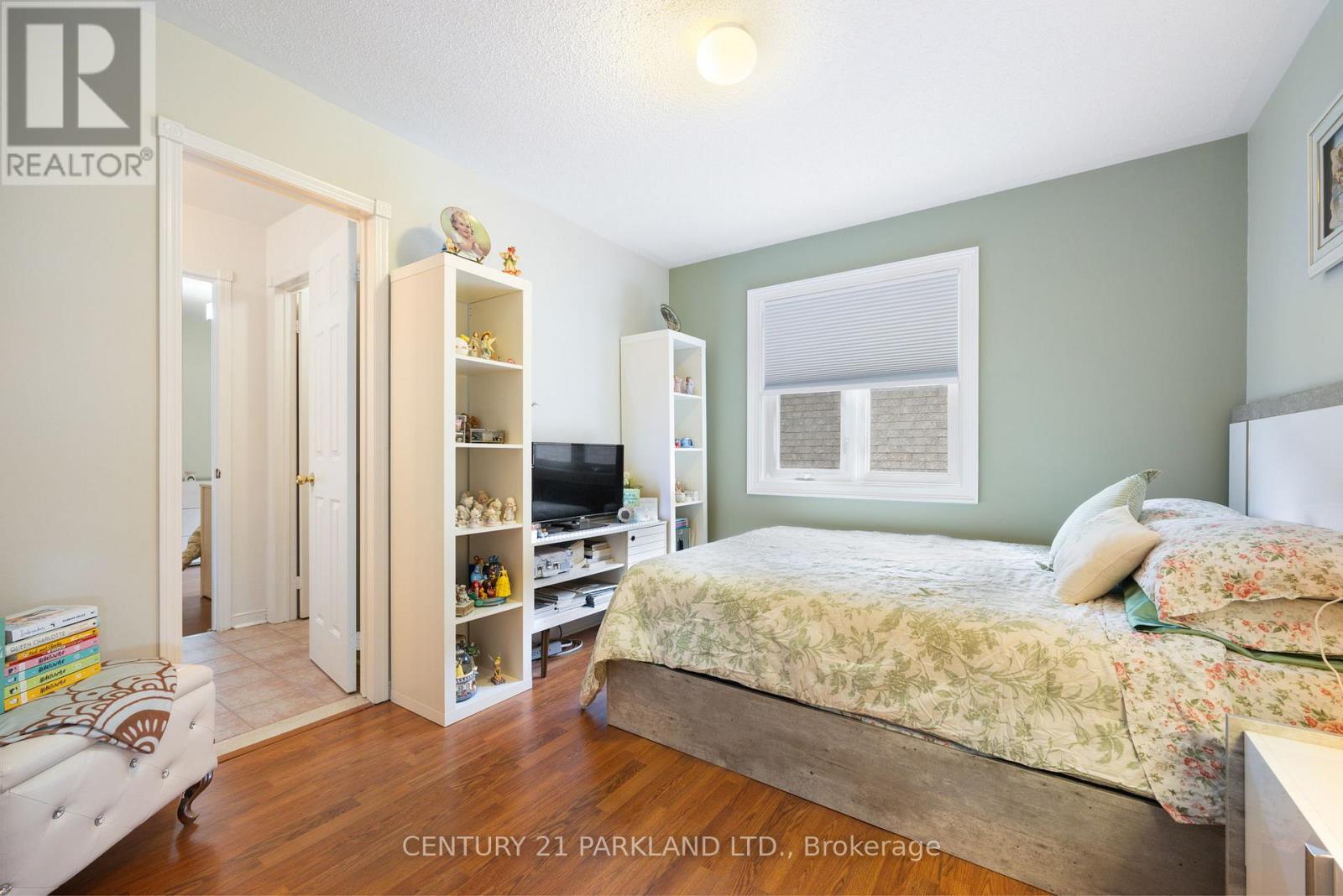 40 LADY FERN DRIVE - 32