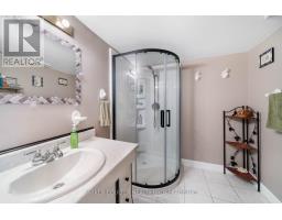 Bathroom - 7 O'leary Court, New Tecumseth, ON L0G1W0 Photo 9