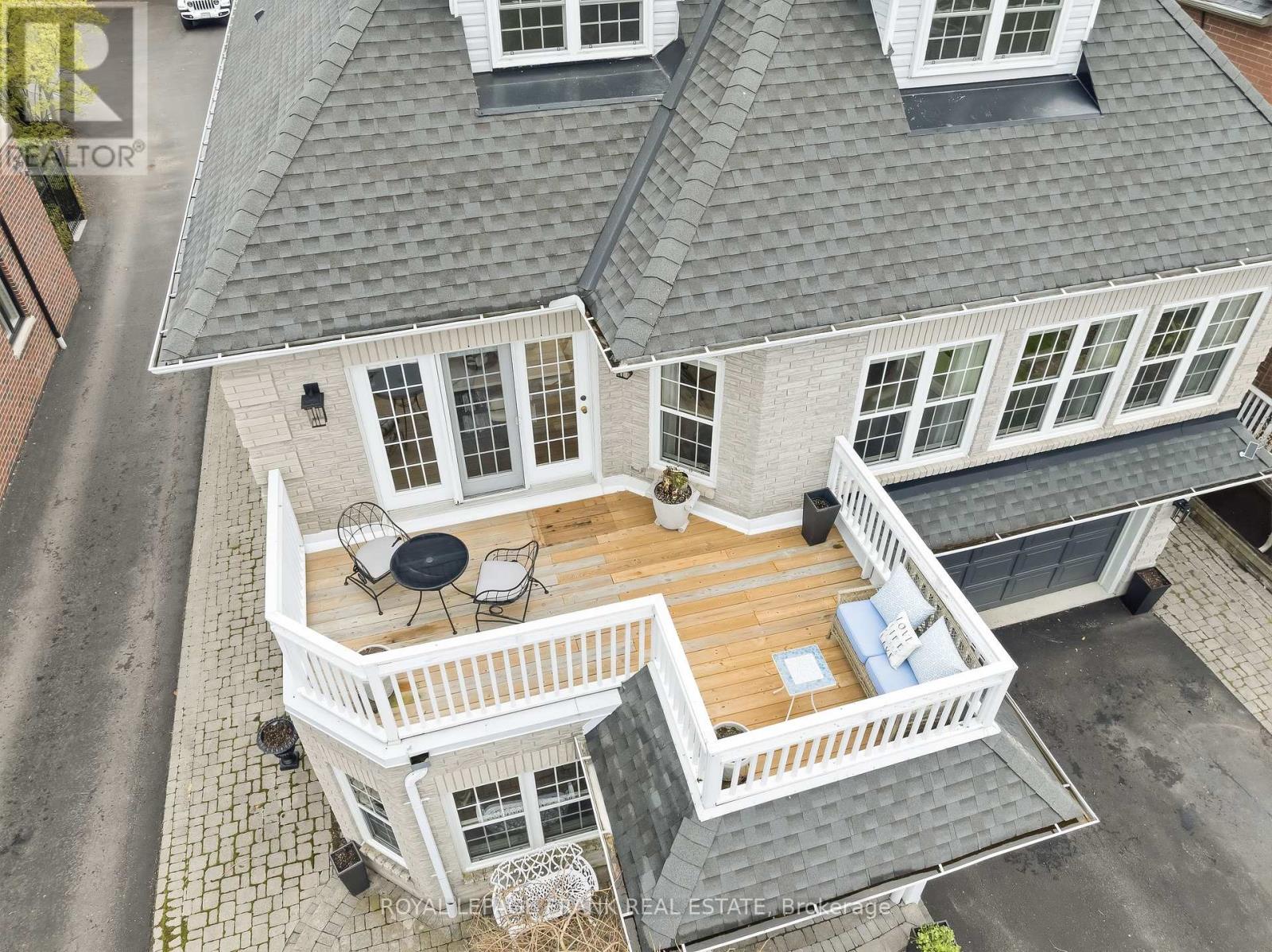 470 POPLAR AVENUE - 8