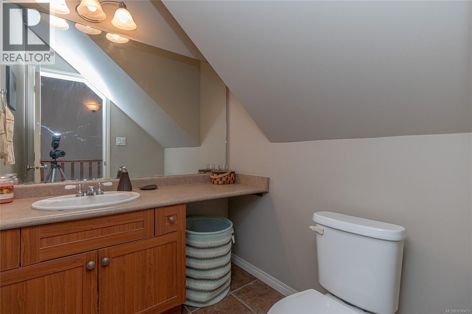 2104 Chilco Rd, View Royal