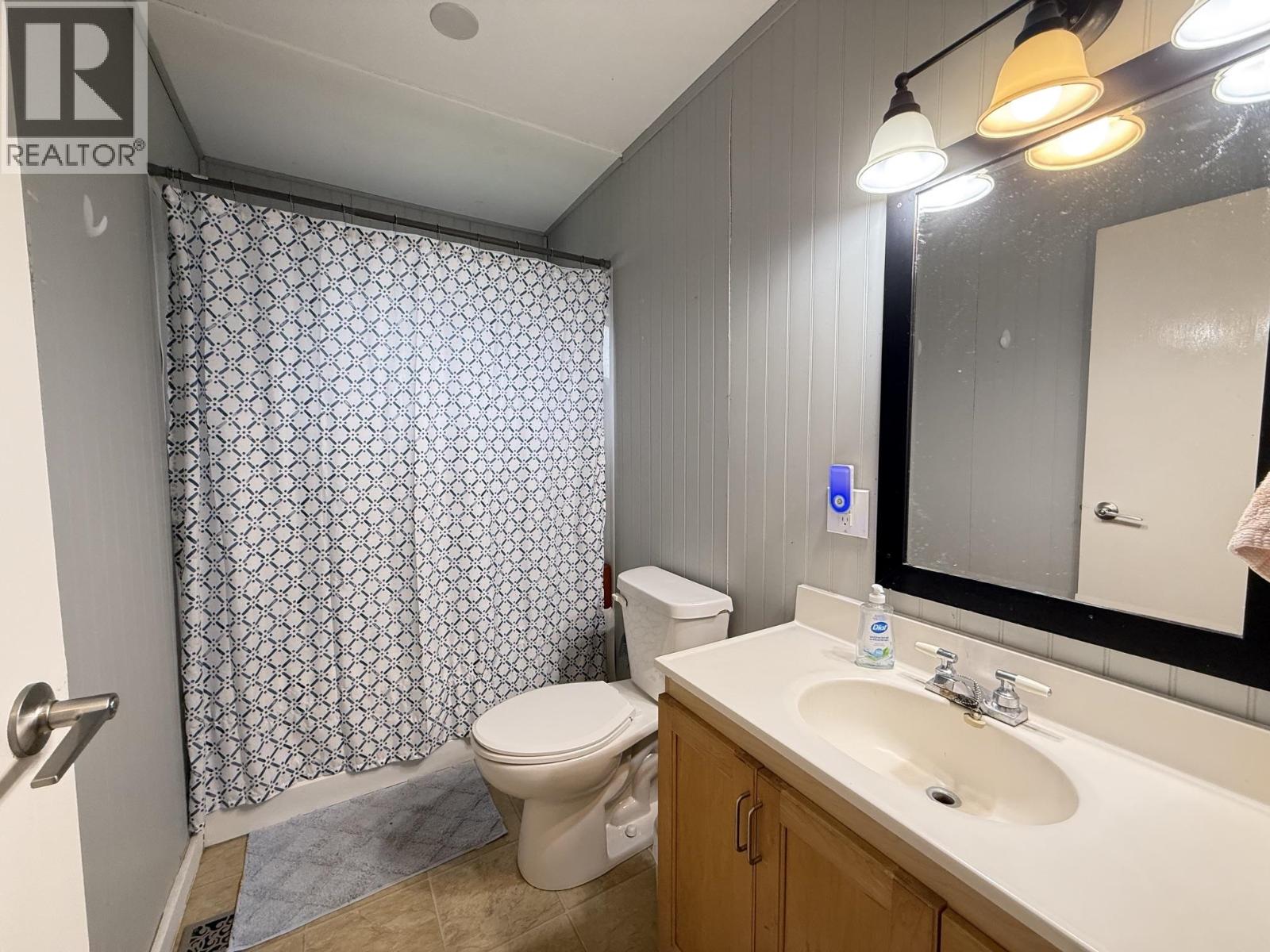 1055 N NINTH AVENUE - 8