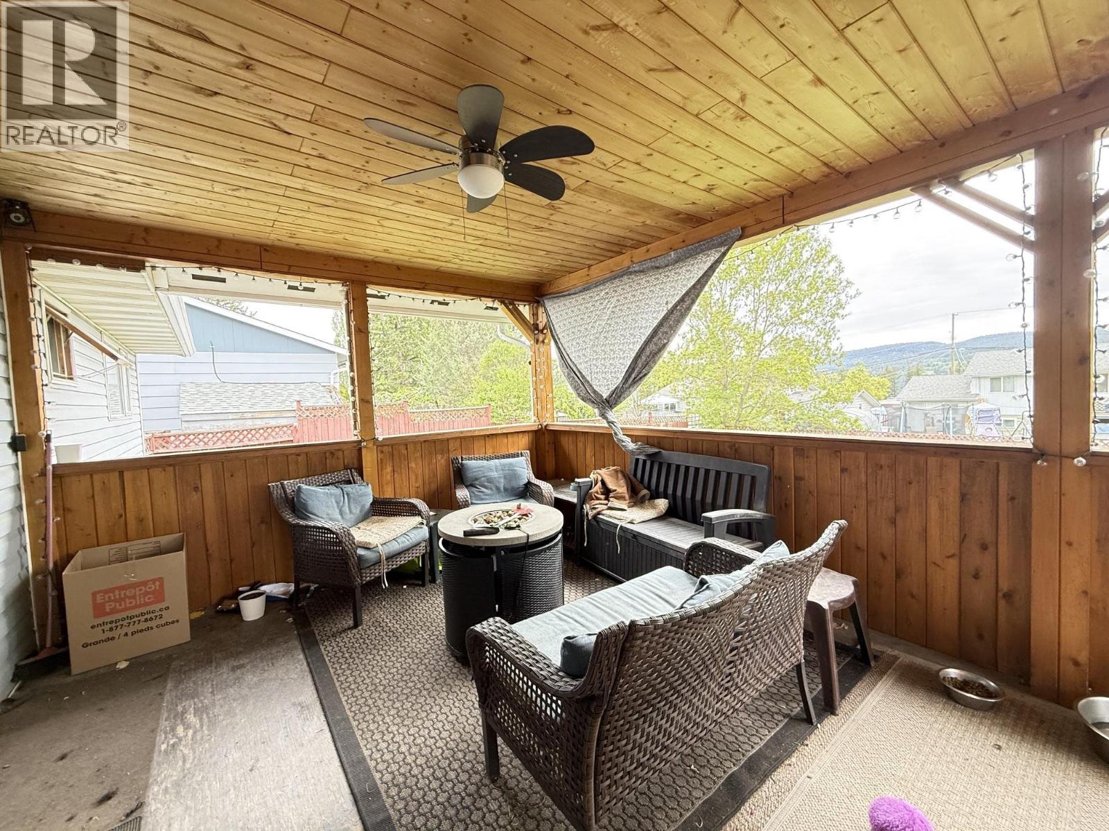 1055 N NINTH AVENUE - 18