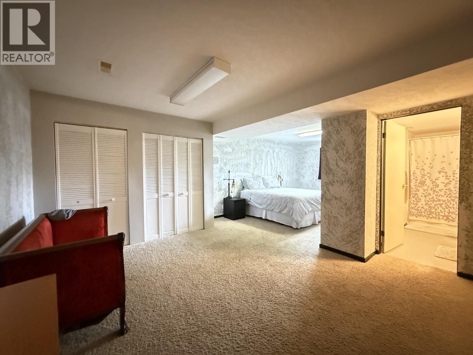 1055 N NINTH AVENUE - 13