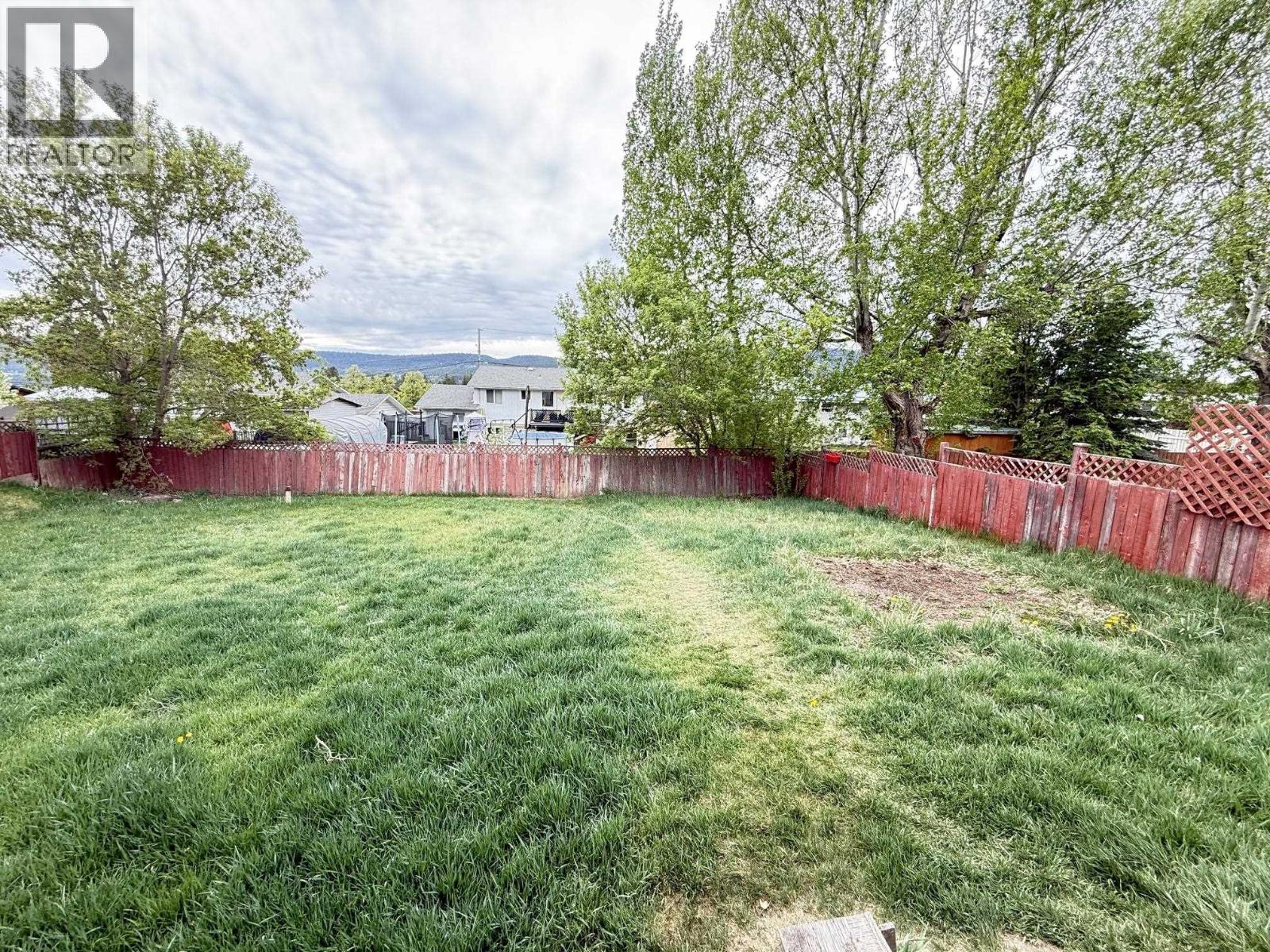 1055 N NINTH AVENUE - 19
