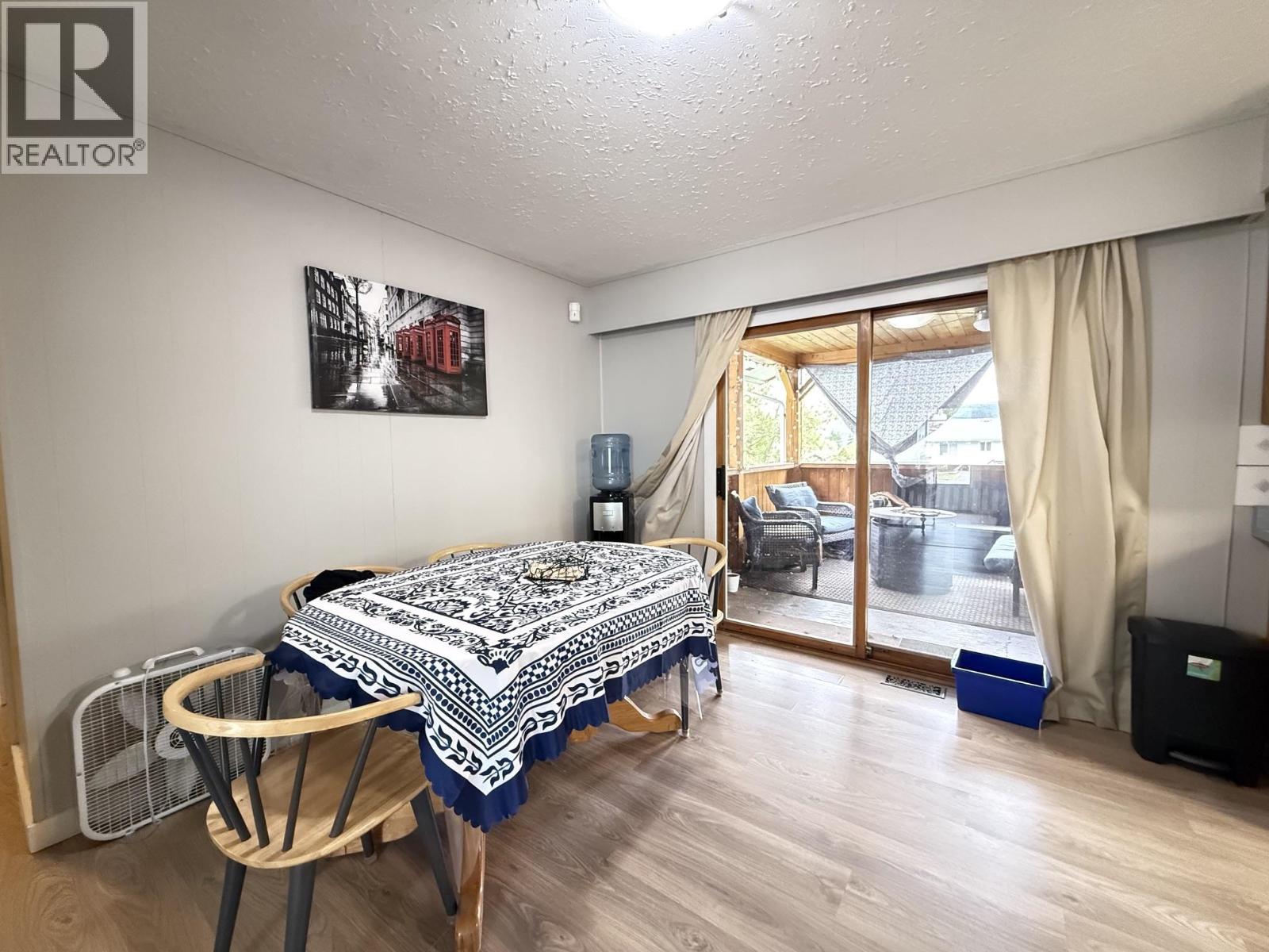 1055 N NINTH AVENUE - 4
