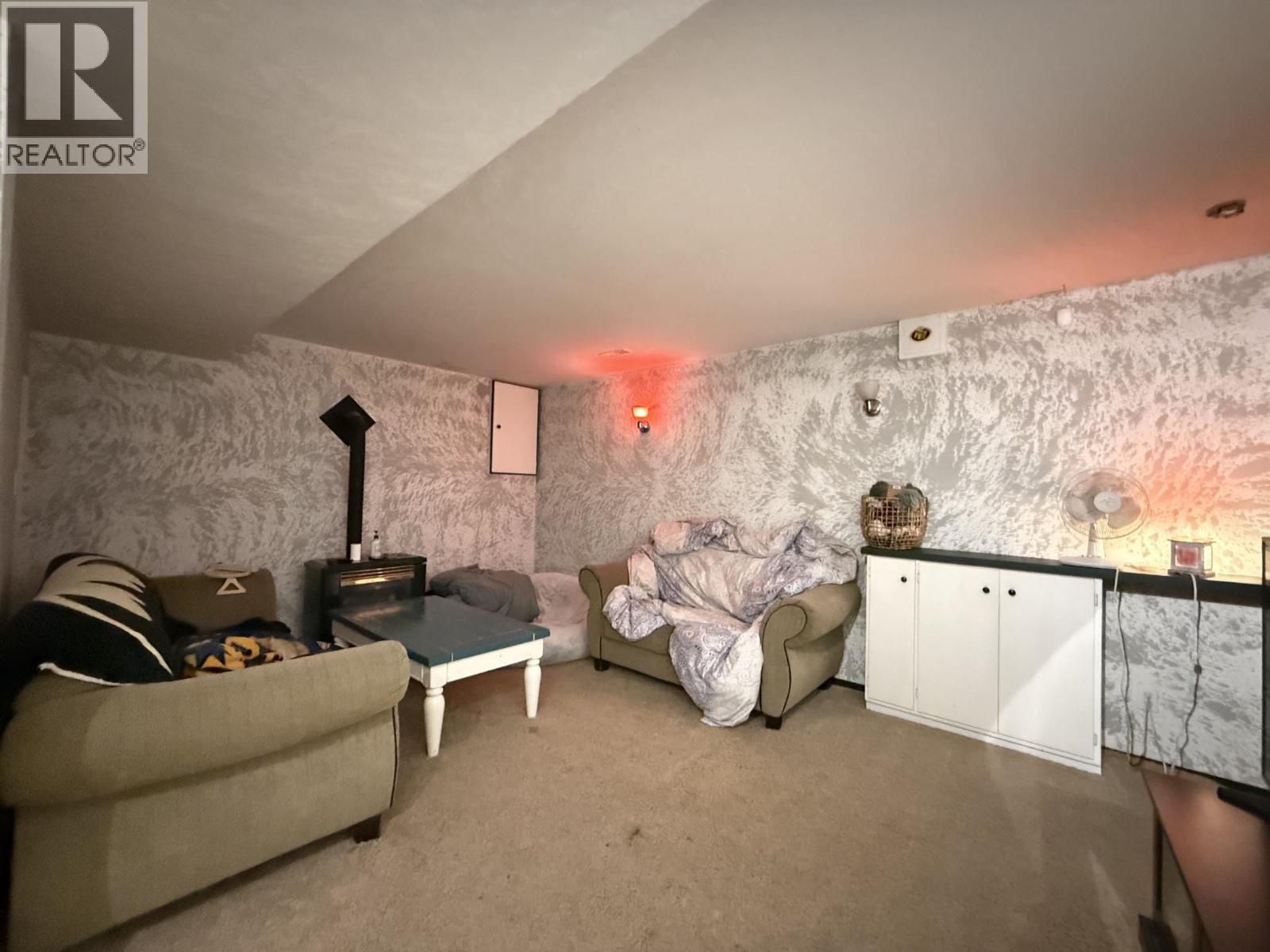 1055 N NINTH AVENUE - 12