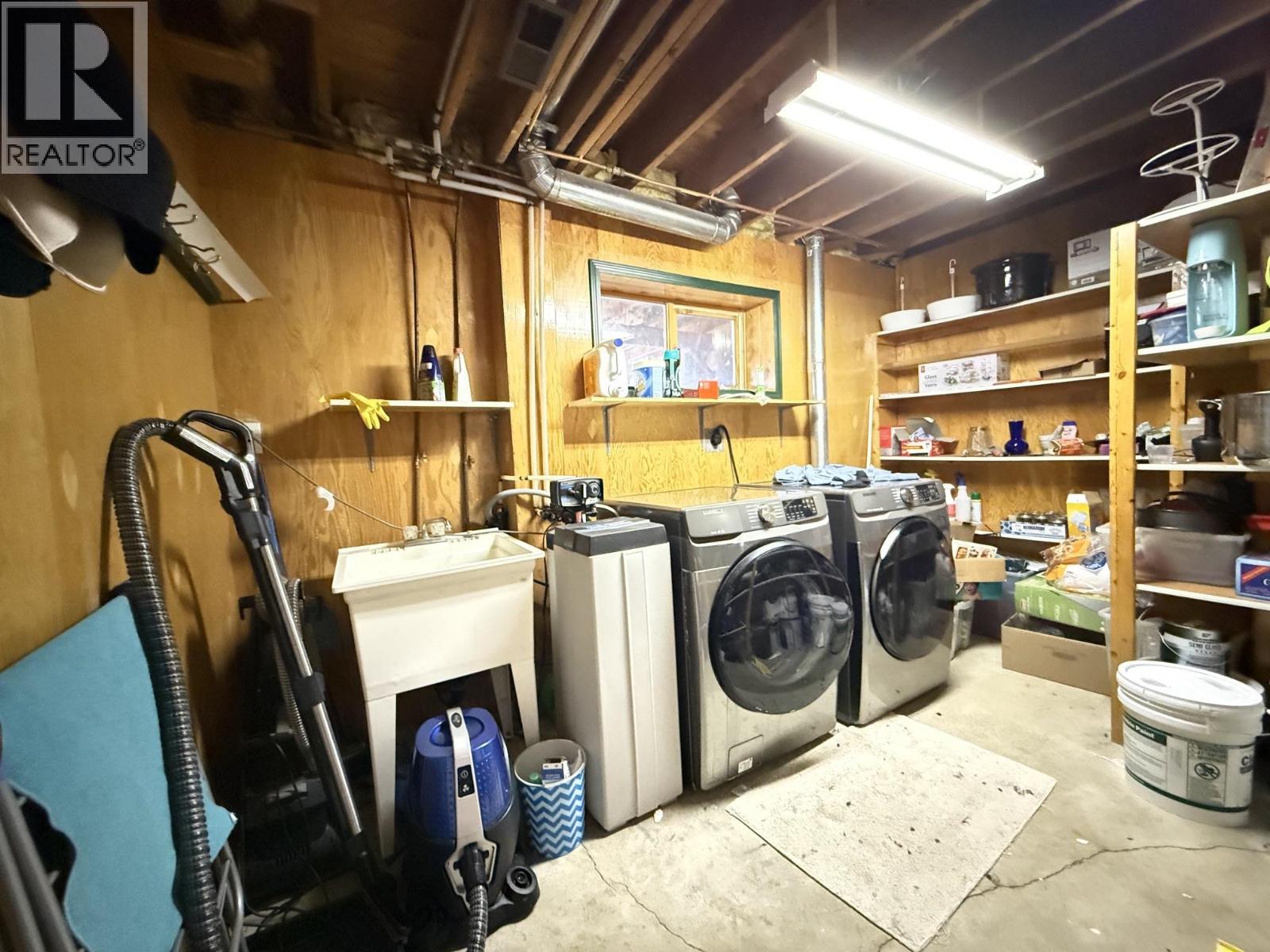 1055 N NINTH AVENUE - 16