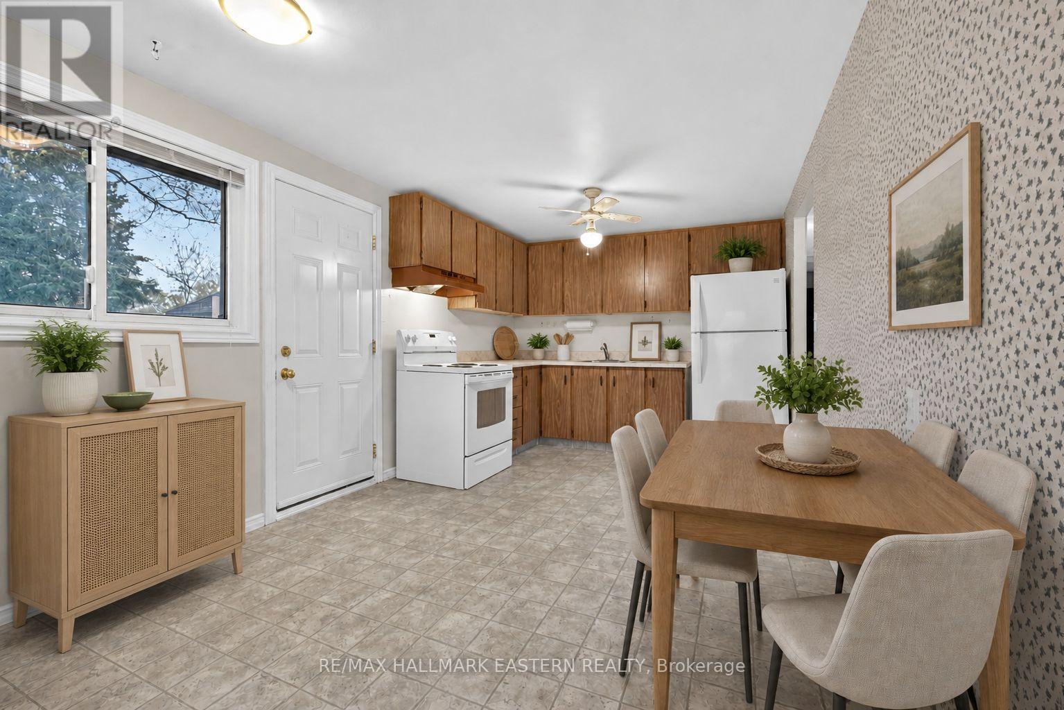 1121 NORMAN CRESCENT - 10