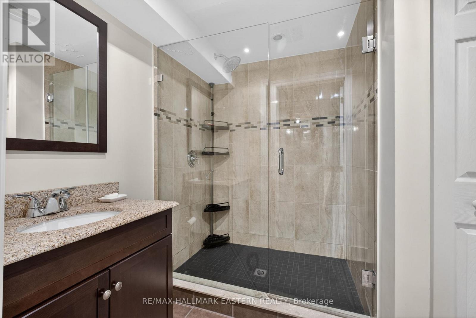 1121 NORMAN CRESCENT - 24