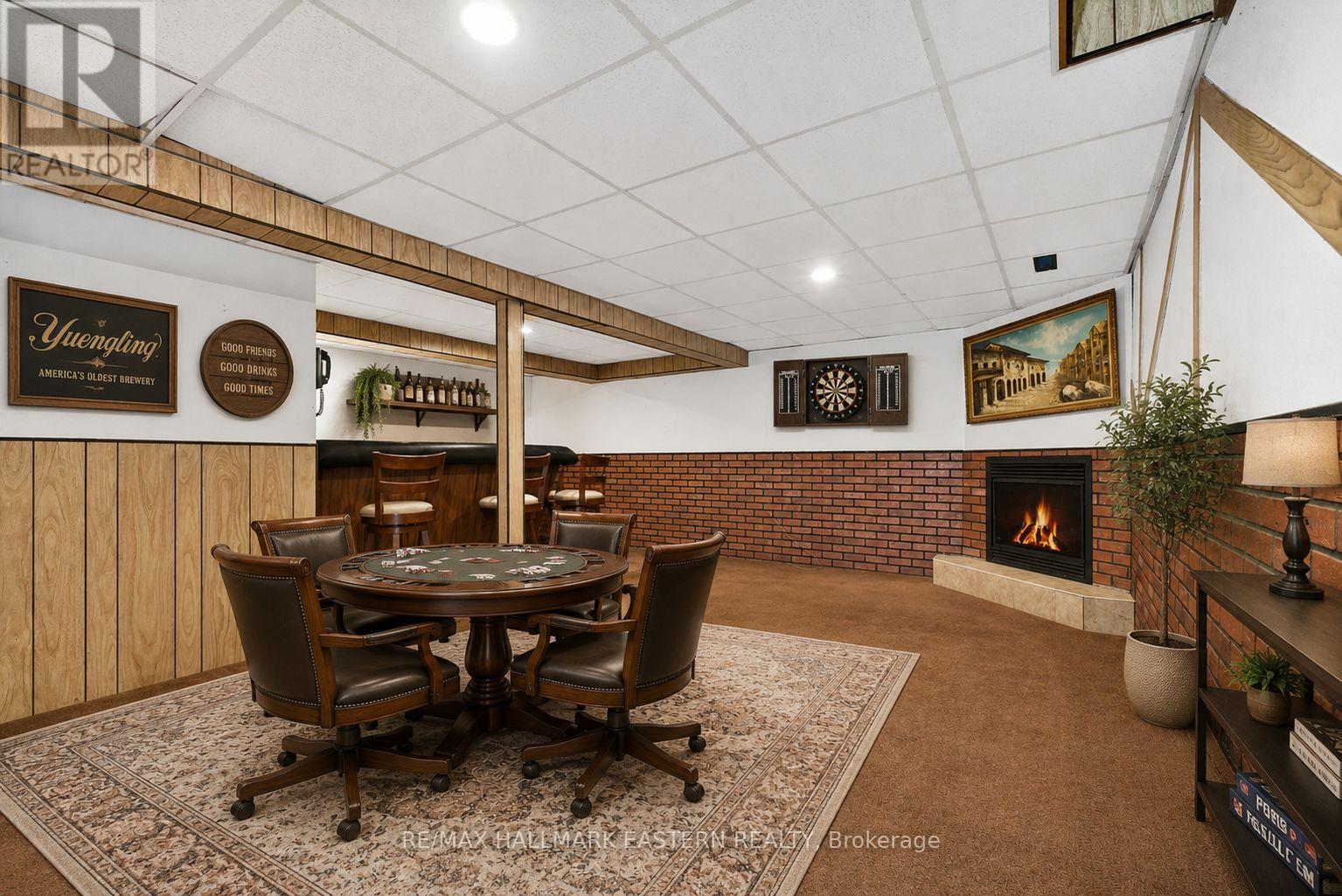 1121 NORMAN CRESCENT - 26