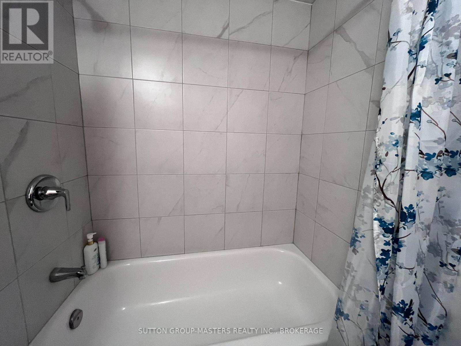 #208 310 KINGSDALE AVENUE - 16