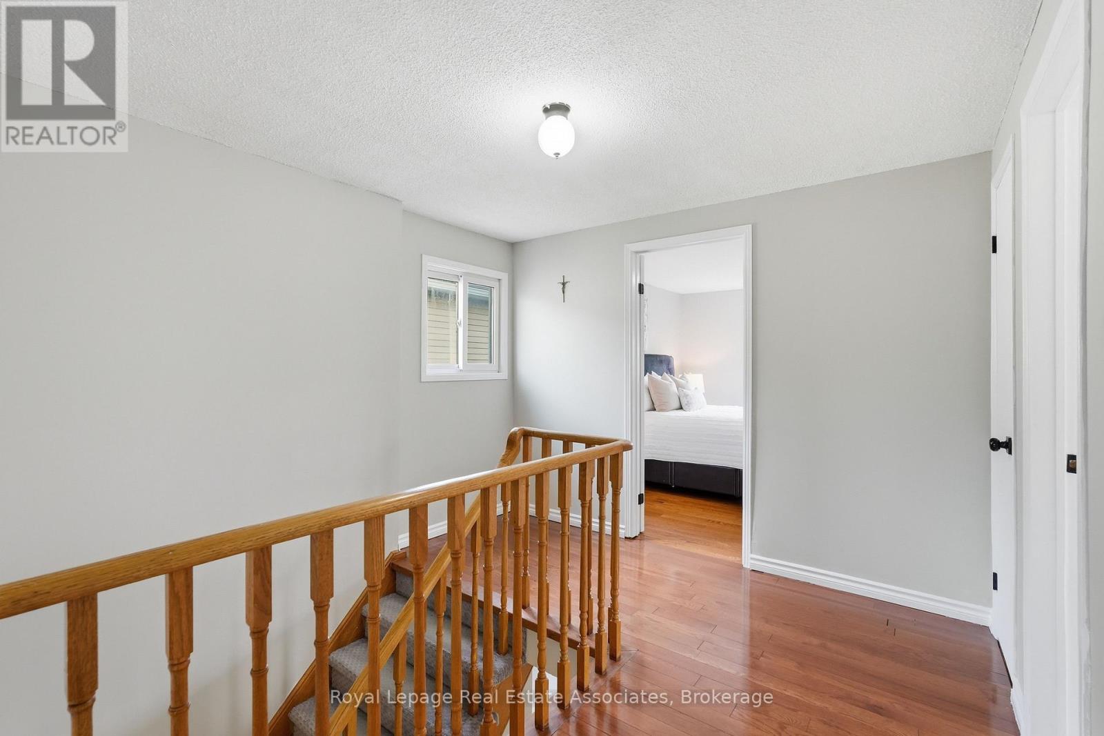 8 SPARROW COURT - 19
